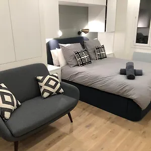  Apartment Studio Design Proche Champs-elysees